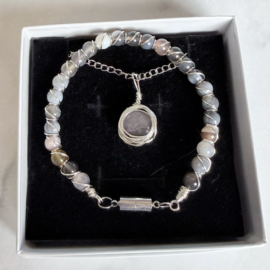 Stillnesss -  Matching Agate Necklace and Bracelet