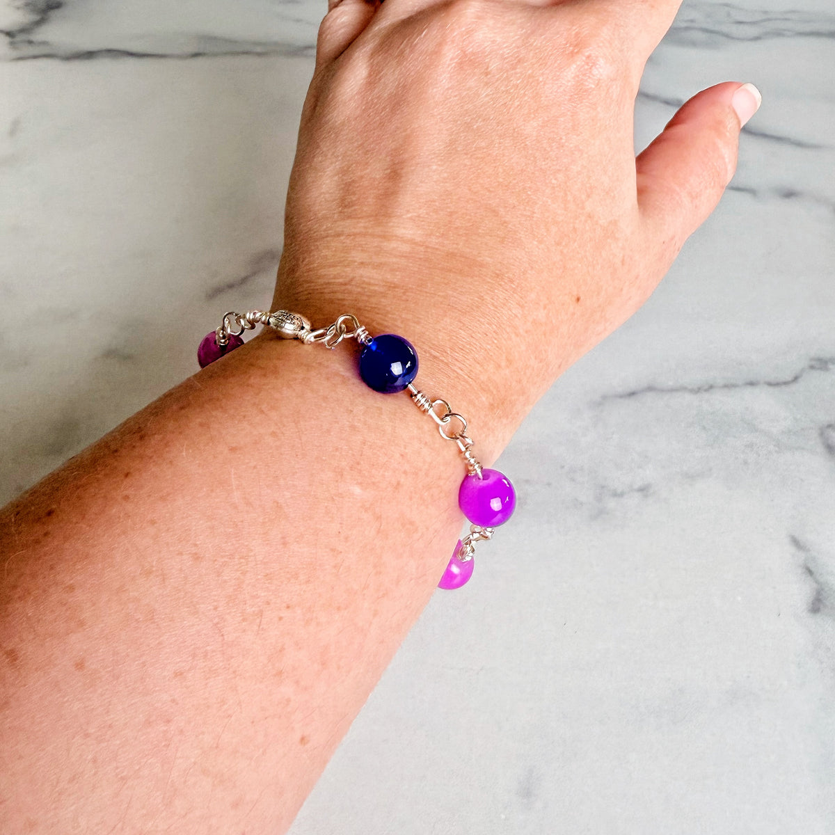 Fluid Spectrum Bracelet -Handmade Link Bracelet with Glass Beads