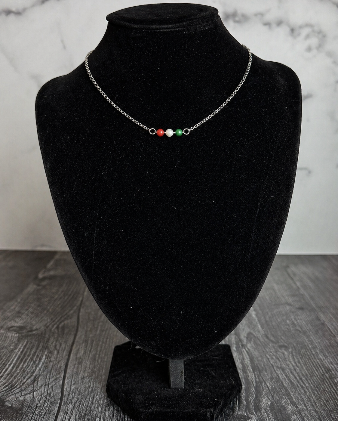 Christmas Spirit Necklace - Beaded necklace with red, white and green pearls